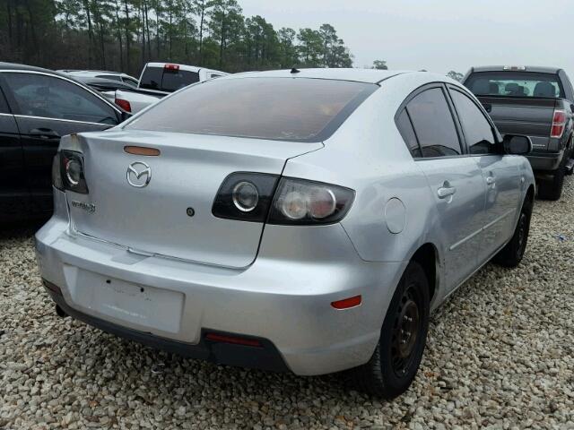 JM1BK12F581106850 - 2008 MAZDA 3 I SILVER photo 4