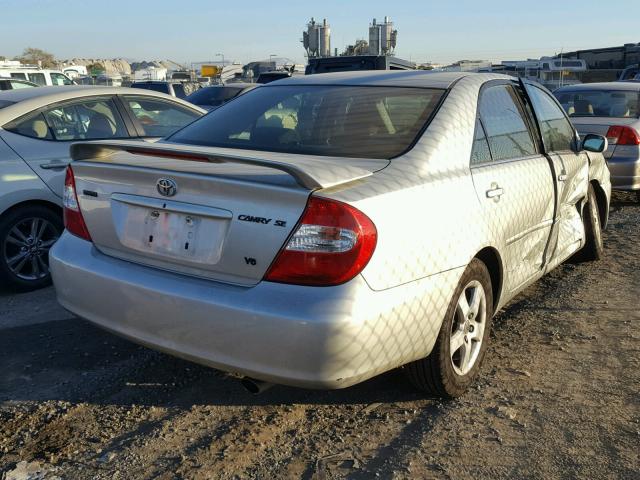 JTDBA32K340004376 - 2004 TOYOTA CAMRY SE SILVER photo 4