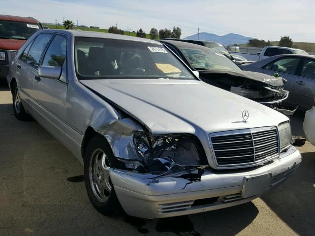 WDBGA33G0XA413531 - 1999 MERCEDES-BENZ S 320 SILVER photo 1