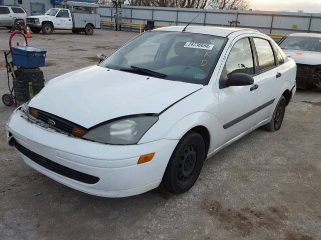 1FAFP33P13W247566 - 2003 FORD FOCUS LX WHITE photo 2