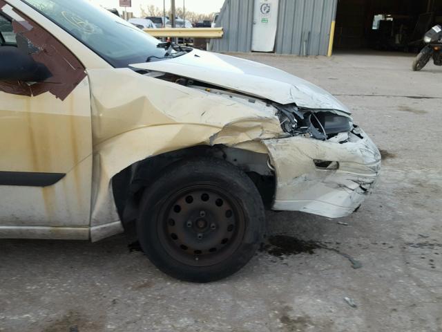 1FAFP33P13W247566 - 2003 FORD FOCUS LX WHITE photo 9