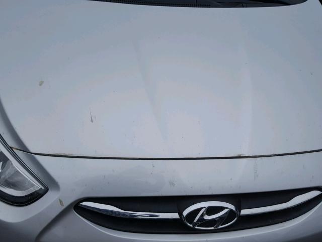 KMHCT4AE3GU110934 - 2016 HYUNDAI ACCENT SE SILVER photo 7