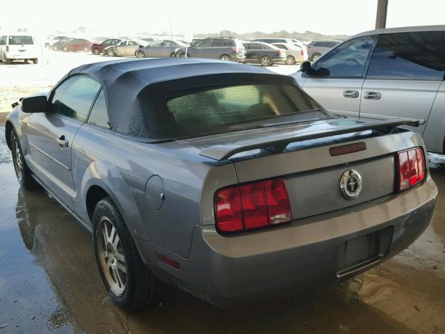 1ZVFT84N865226138 - 2006 FORD MUSTANG GRAY photo 3