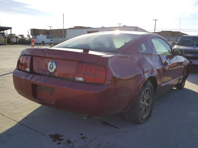 1ZVFT80N755184159 - 2005 FORD MUSTANG RED photo 4