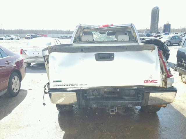 1GTR2VE37BZ228710 - 2011 GMC SIERRA K15 SILVER photo 9