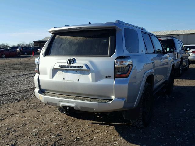 JTEBU5JR9H5467063 - 2017 TOYOTA 4RUNNER SR SILVER photo 4