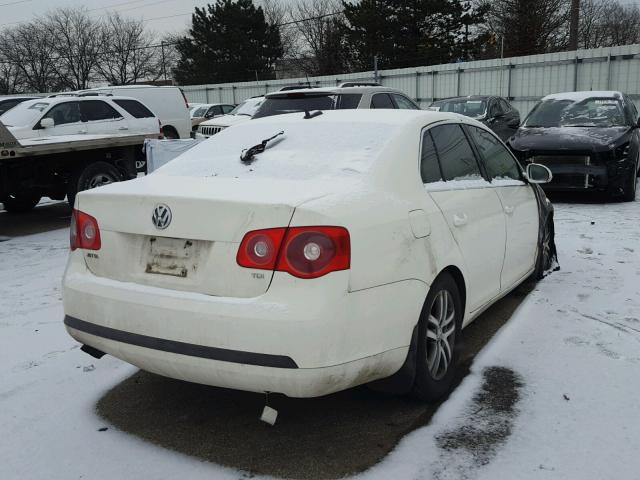 3VWDT71K26M772634 - 2006 VOLKSWAGEN JETTA TDI WHITE photo 4