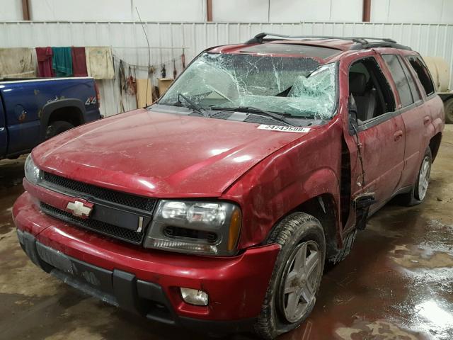 1GNDT13S532373532 - 2003 CHEVROLET TRAILBLAZE RED photo 2