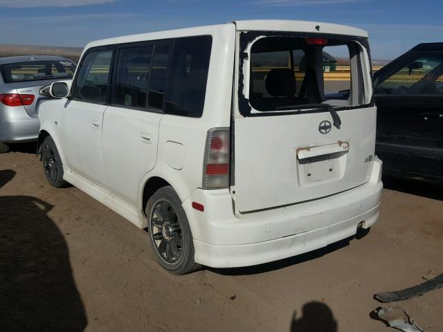 JTLKT324264062619 - 2006 TOYOTA SCION XB WHITE photo 3