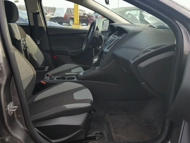 1FADP3F2XEL223438 - 2014 FORD FOCUS SE GRAY photo 5