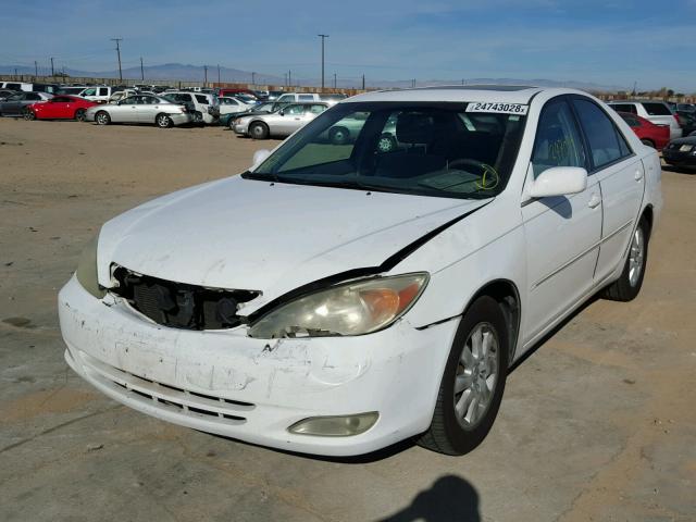 4T1BE32K64U363780 - 2004 TOYOTA CAMRY LE WHITE photo 2