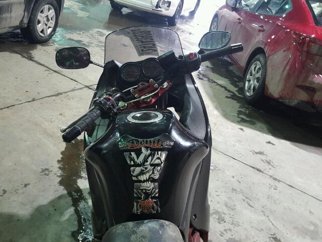 JKAEXEA106A000762 - 2006 KAWASAKI EX650 A6F BLACK photo 5