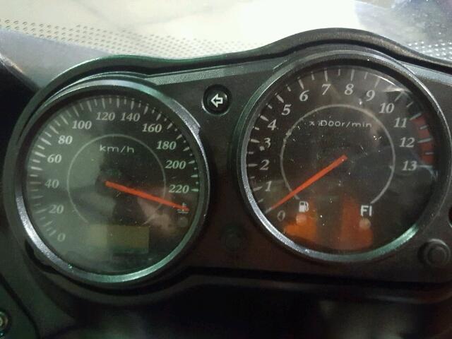 JKAEXEA106A000762 - 2006 KAWASAKI EX650 A6F BLACK photo 8