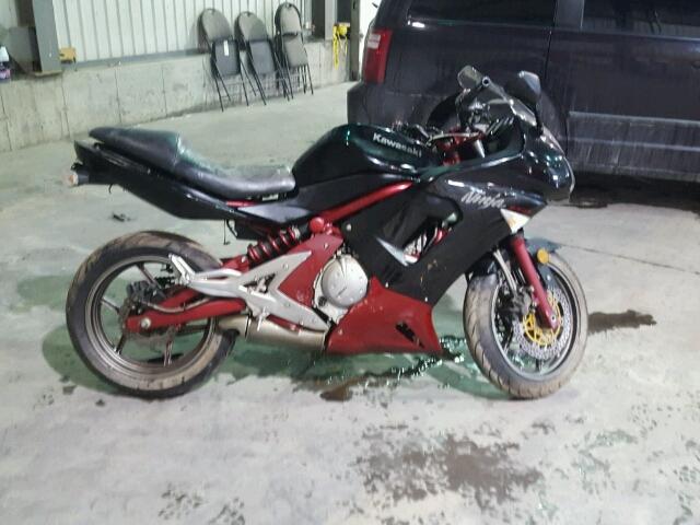 JKAEXEA106A000762 - 2006 KAWASAKI EX650 A6F BLACK photo 9