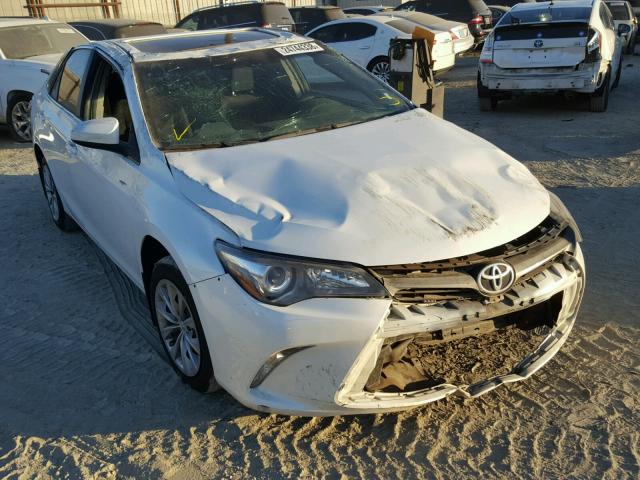 4T1BF1FK1GU163812 - 2016 TOYOTA CAMRY LE WHITE photo 1