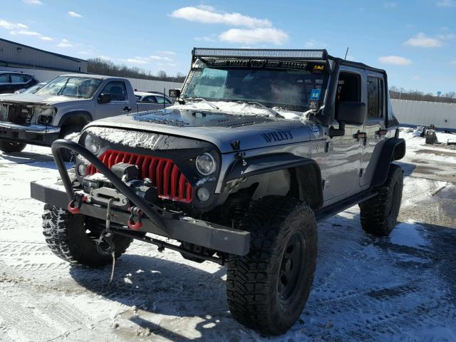 1C4BJWDG1EL259389 - 2014 JEEP WRANGLER U SILVER photo 2