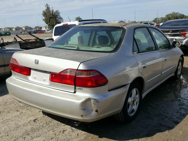 1HGCG1653XA039026 - 1999 HONDA ACCORD EX SILVER photo 4