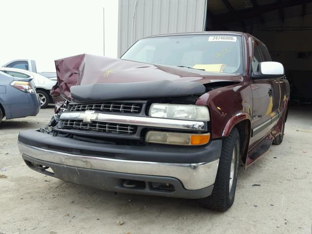 2GCEC19V0Y1182218 - 2000 CHEVROLET SILVERADO BURGUNDY photo 2