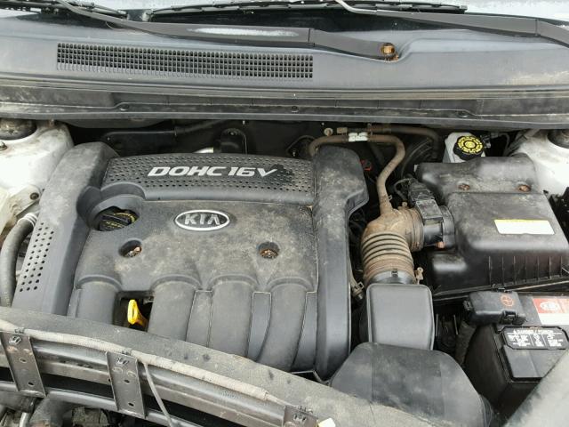 KNAFG525177082704 - 2007 KIA RONDO BASE SILVER photo 7