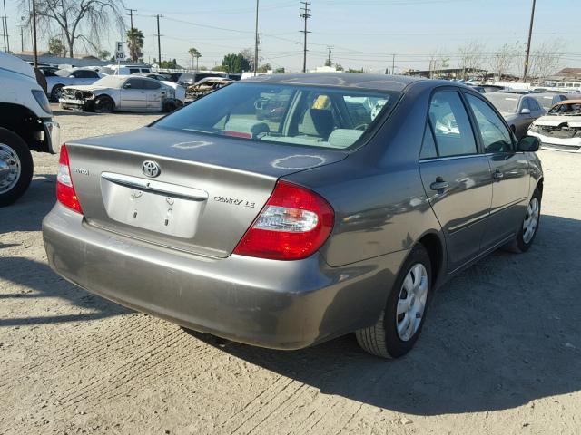 JTDBE32K220129239 - 2002 TOYOTA CAMRY LE GRAY photo 4