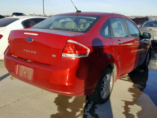 1FAHP3FN7AW125181 - 2010 FORD FOCUS SE RED photo 4
