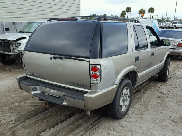 1GNDT13W82K146112 - 2002 CHEVROLET BLAZER TAN photo 4