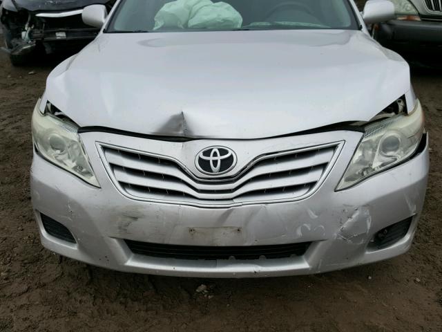 4T1BF3EK5BU186788 - 2011 TOYOTA CAMRY BASE SILVER photo 7