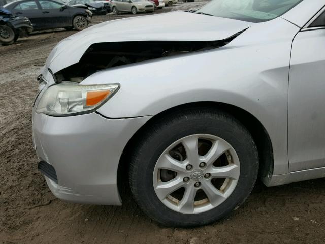 4T1BF3EK5BU186788 - 2011 TOYOTA CAMRY BASE SILVER photo 9