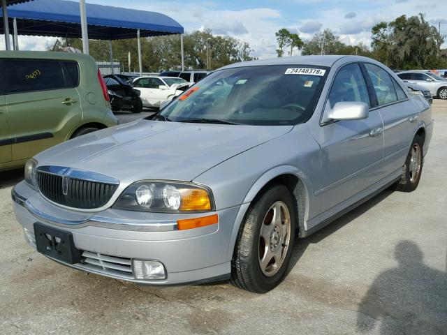 1LNHM86S4YY912590 - 2000 LINCOLN LS 银色 照片 2
