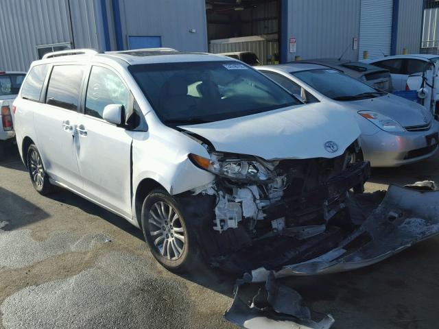 5TDYK3DC7FS587290 - 2015 TOYOTA SIENNA XLE WHITE photo 1