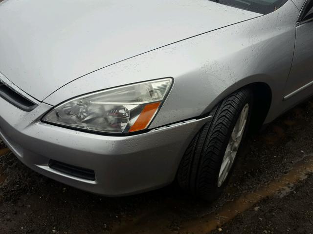 1HGCM66437A105863 - 2007 HONDA ACCORD SE SILVER photo 9