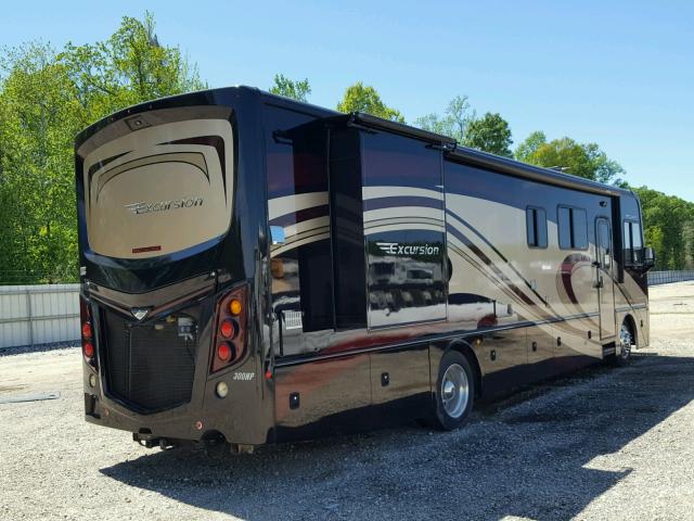 4UZAAJDT6DCFD9457 - 2013 FREIGHTLINER CHASSIS XC შავი ფოტო 4