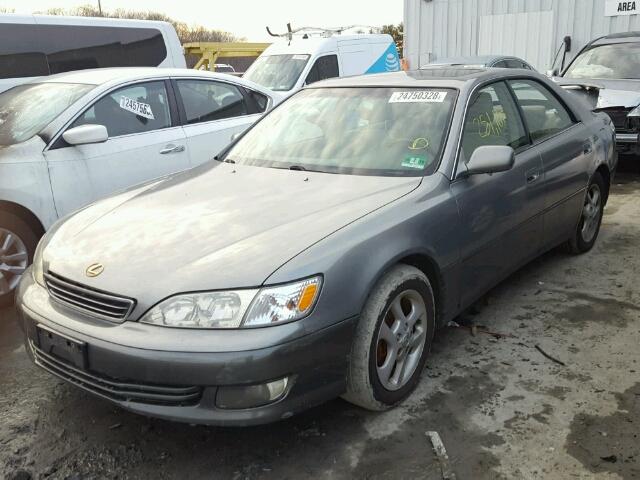 JT8BF28G610298185 - 2001 LEXUS ES 300 GRAY photo 2