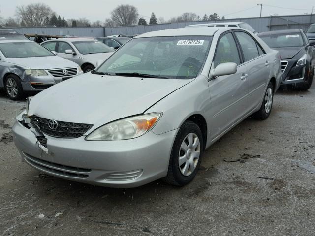 4T1BE32K24U928011 - 2004 TOYOTA CAMRY LE SILVER photo 2