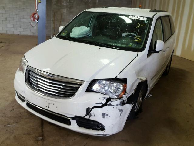 2C4RC1BG4ER445952 - 2014 CHRYSLER TOWN & COU WHITE photo 2