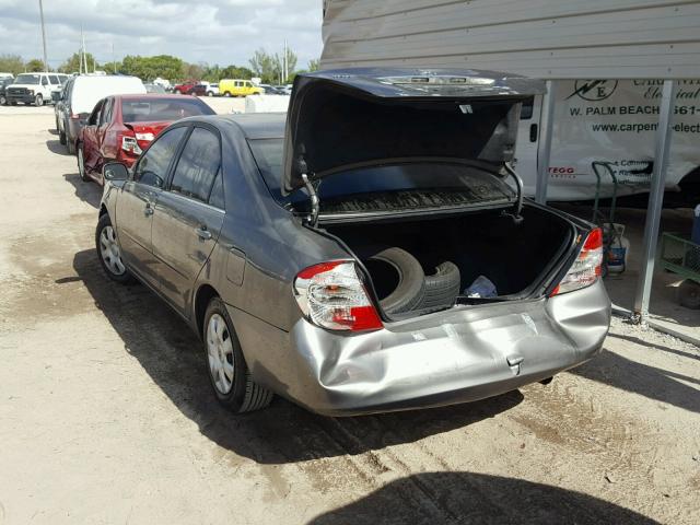 4T1BE32K14U912303 - 2004 TOYOTA CAMRY LE GRAY photo 3