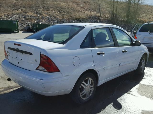 1FAFP34P33W298212 - 2003 FORD FOCUS SE WHITE photo 4