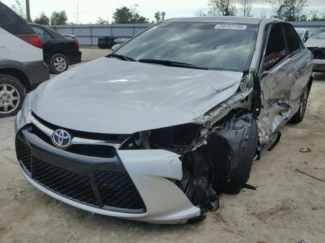 4T1BF1FK6HU307436 - 2017 TOYOTA CAMRY LE SILVER photo 2