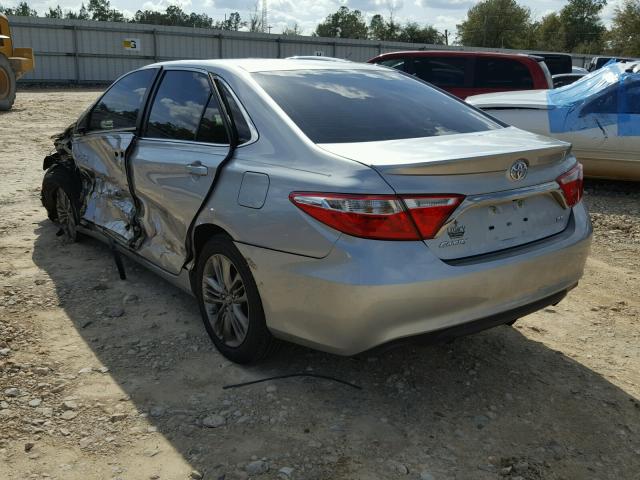 4T1BF1FK6HU307436 - 2017 TOYOTA CAMRY LE SILVER photo 3