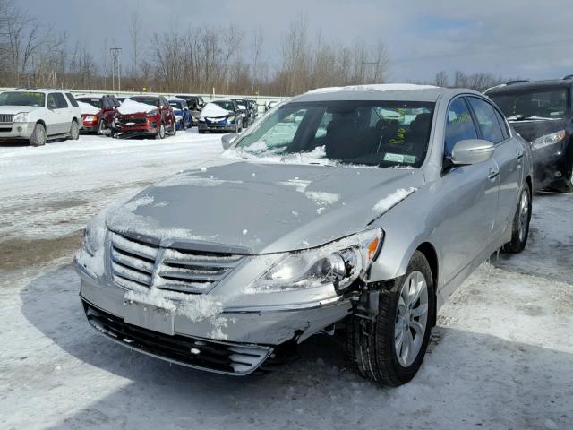 KMHGC4DDXDU244114 - 2013 HYUNDAI GENESIS 3. SILVER photo 2