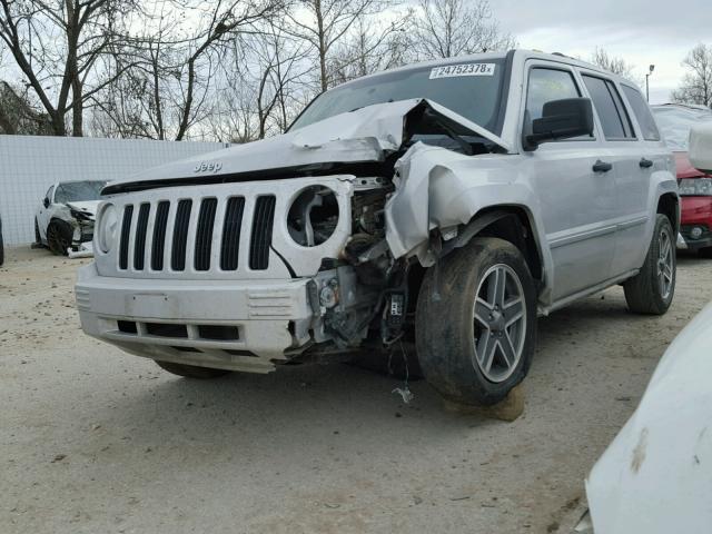 1J4FF48B89D105584 - 2009 JEEP PATRIOT LI SILVER photo 9