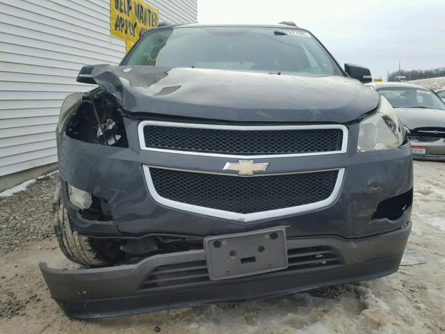 1GNLVFEDXAS123508 - 2010 CHEVROLET TRAVERSE L BLACK photo 9