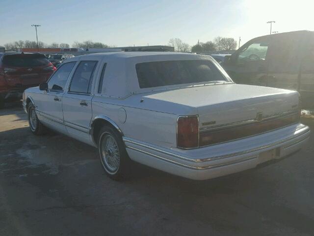 1LNLM83W0PY773610 - 1993 LINCOLN TOWN CAR C WHITE photo 3