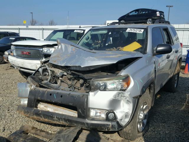 JTEBU5JR4A5021313 - 2010 TOYOTA 4RUNNER SR SILVER photo 2