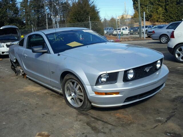 1ZVFT82H055169073 - 2005 FORD MUSTANG GT SILVER photo 1