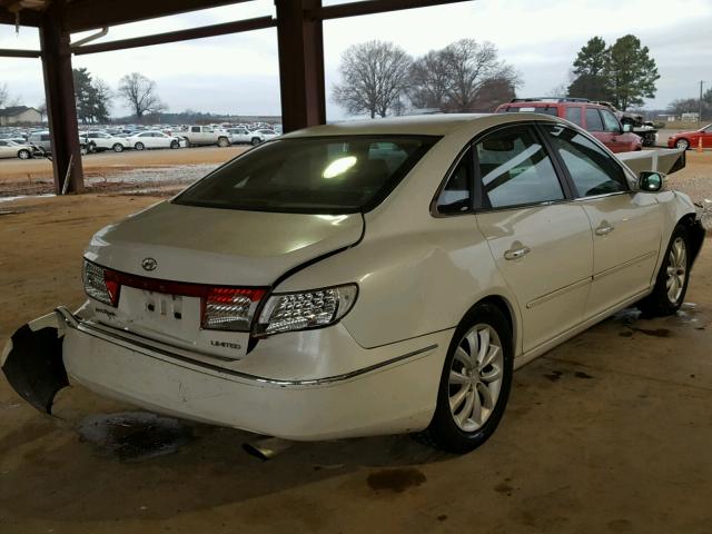 KMHFC46F57A162629 - 2007 HYUNDAI AZERA SE WHITE photo 4