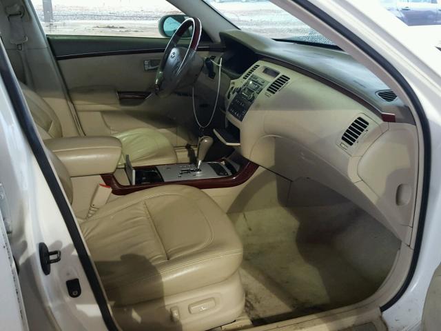 KMHFC46F57A162629 - 2007 HYUNDAI AZERA SE WHITE photo 5