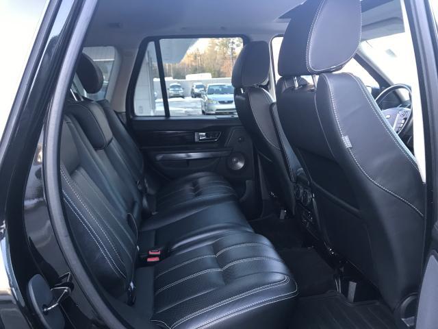 SALSH2E46BA288251 - 2011 LAND ROVER RANGE ROVE BLACK photo 6