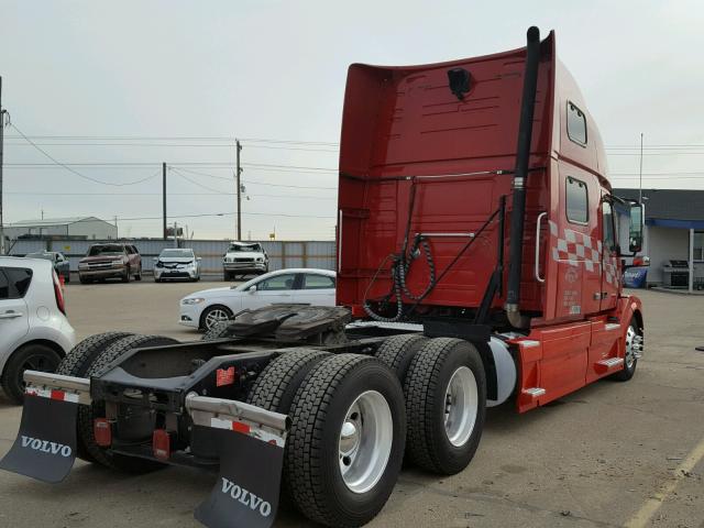 4V4NC9TH6BN294663 - 2011 VOLVO VN VNL RED photo 4