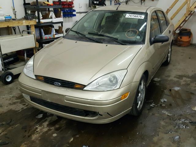 1FAFP38332W294649 - 2002 FORD FOCUS ZTS BROWN photo 2